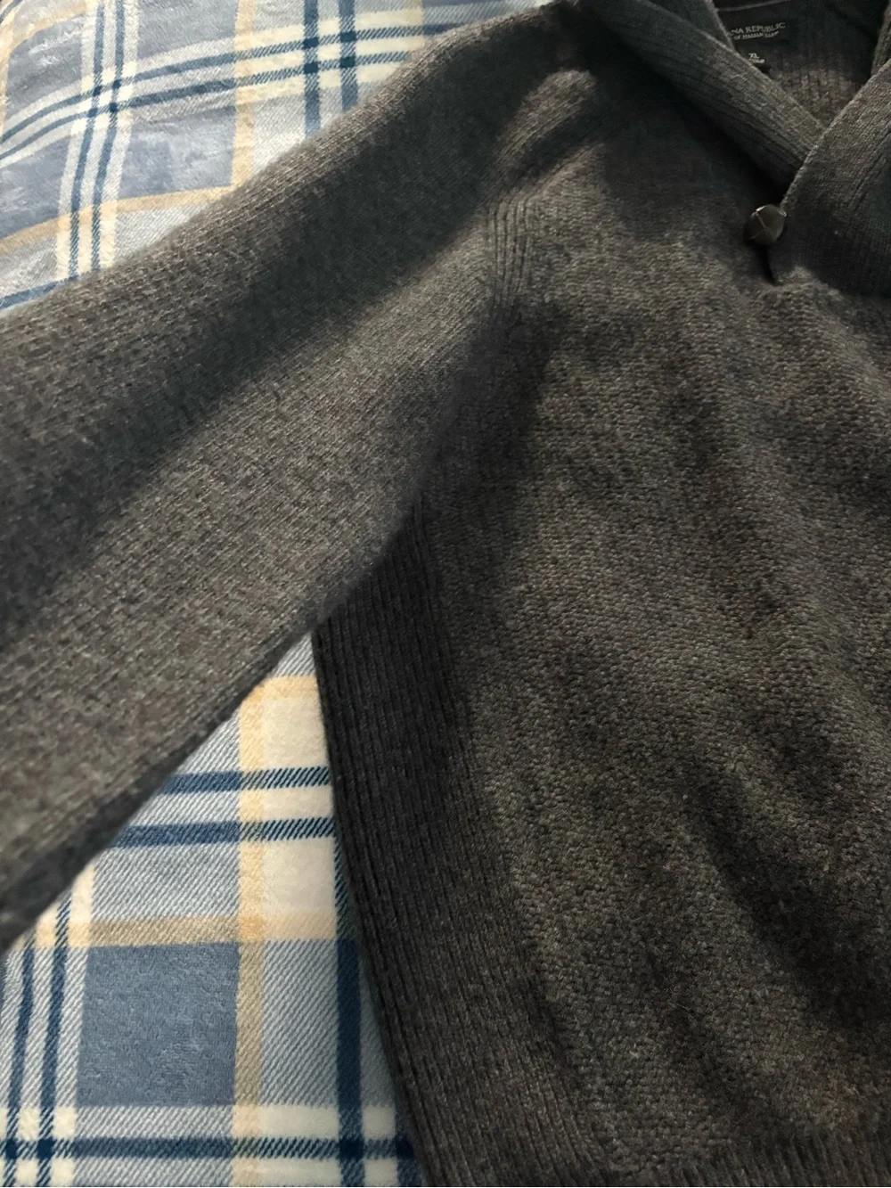 Banana Republic Men's Gray Shawl Collar Zip Sweater